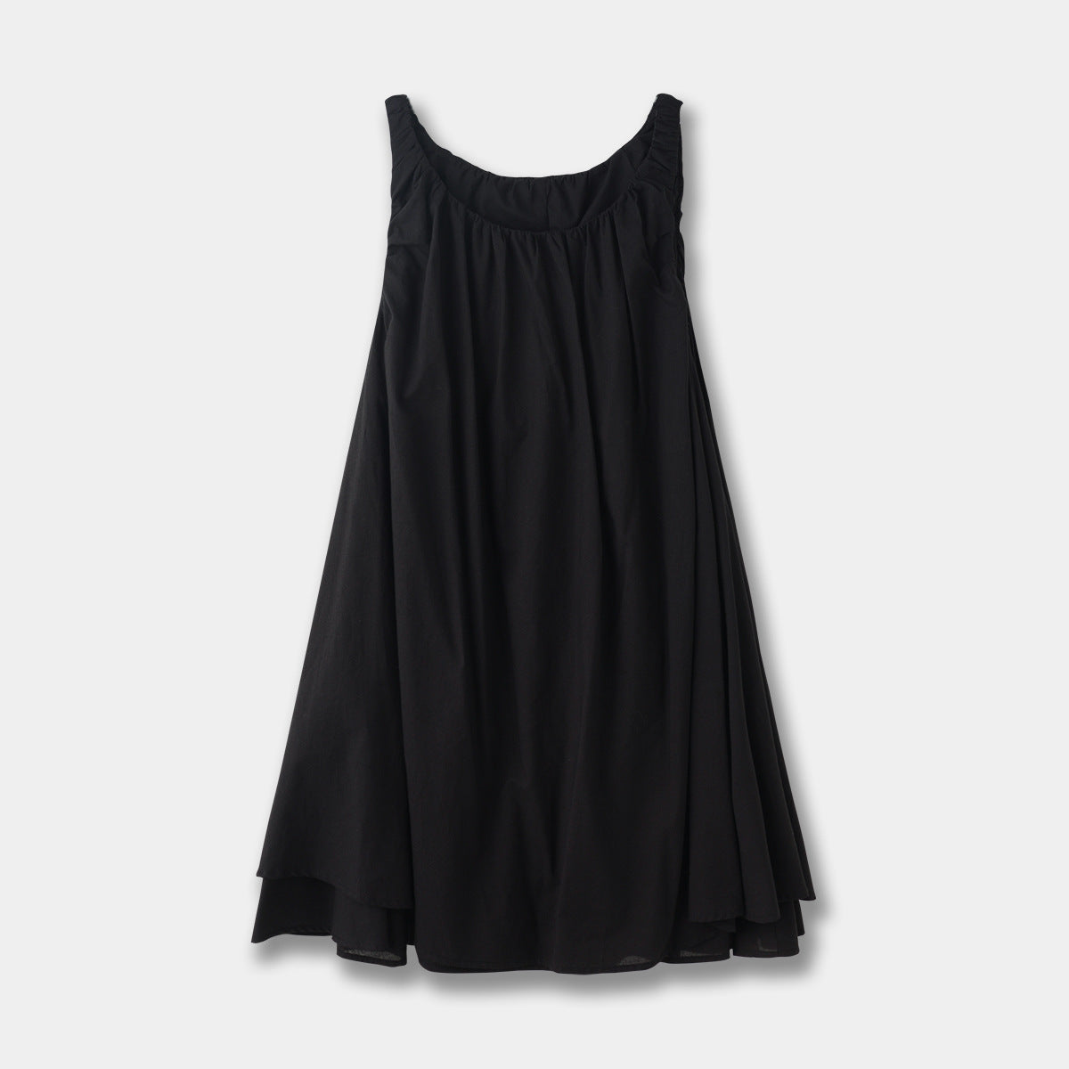Sleeveless pleated suspender midi dress in black with wide waist detail and relaxed cotton drape, Mori style