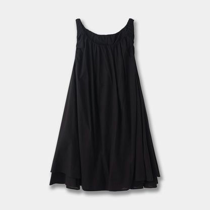 Sleeveless pleated suspender midi dress in black with wide waist detail and relaxed cotton drape, Mori style